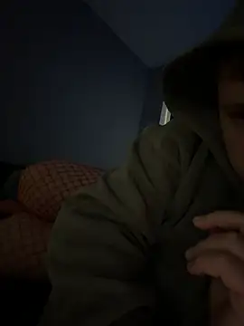 Snapshot of Juutzuui chatting on 23, 3, 2026 Juutzuui online show from 23, 3, 2026