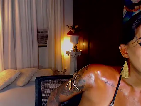 xXLustFullTransXx online show from 13, 5, 2026