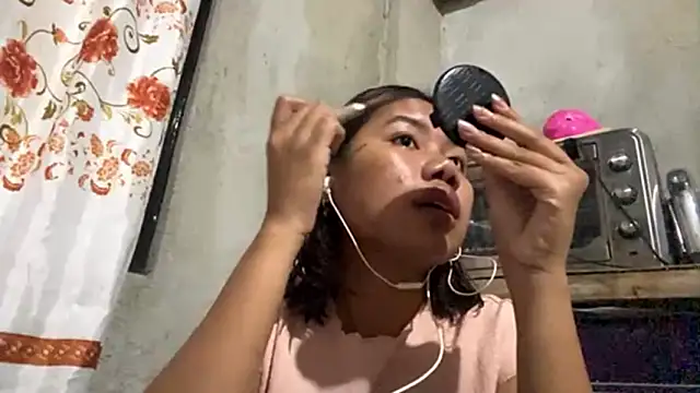 Snapshot of MatildaMozick chatting on 3, 3, 2026 MatildaMozick online show from 3, 3, 2026