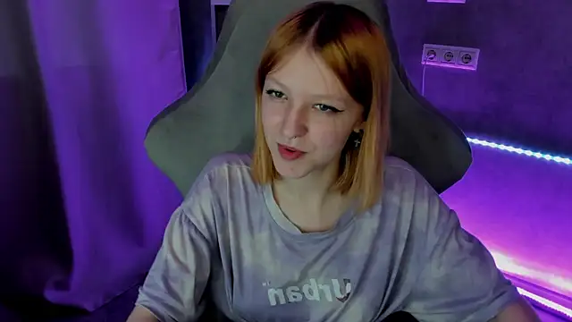 Snapshot of Emma_Dusk chatting on 9, 7, 2026 Emma Dusk online show from 9, 7, 2026