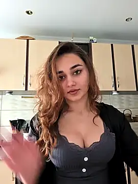 Snapshot of KatarinaHeaven chatting on 8, 5, 2026 KatarinaHeaven online show from 8, 5, 2026