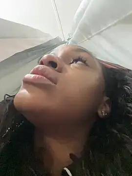 LiaTrainor online show from 7, 4, 2026