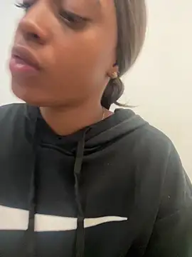 LiaTrainor online show from 1, 4, 2026