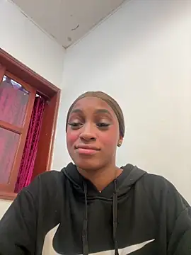 LiaTrainor online show from 12, 3, 2026