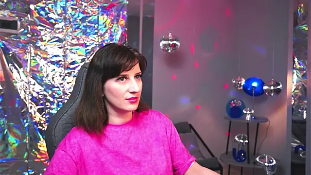 EmmaWheelers online show from 10, 4, 2026