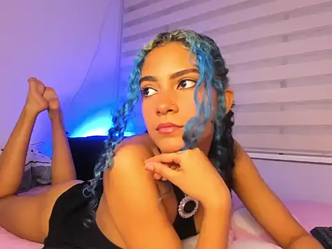 Franchezcaa  online show from 25, 4, 2026
