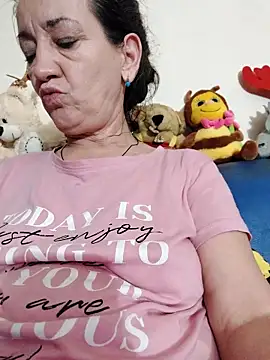 anayss17 online show from 6, 4, 2026