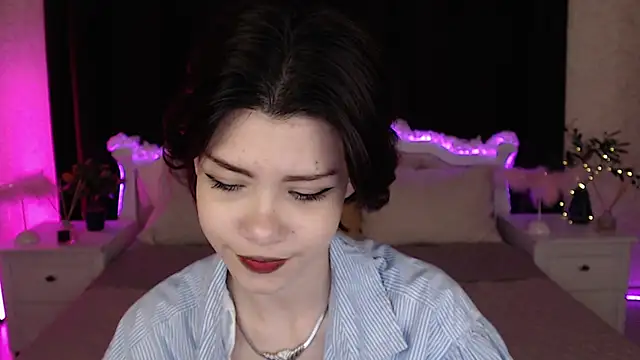 llittle-peachh online show from 12, 3, 2026