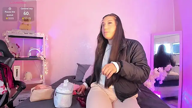 Emily Roussee online show from 13, 5, 2026