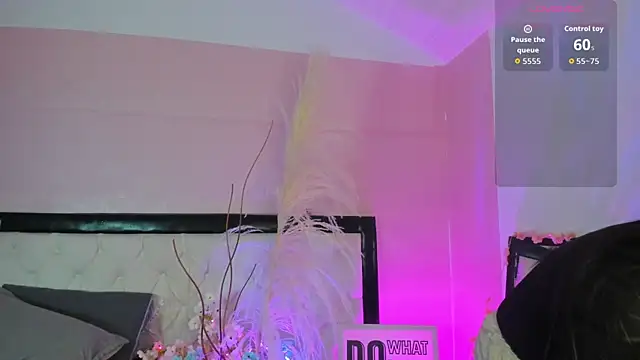 Emily Roussee online show from 11, 4, 2026