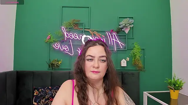 Charlottecurvyy online show from 19, 3, 2026