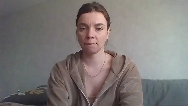 Luna2547 online show from 6, 4, 2026