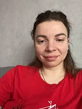 Luna2547 online show from 10, 4, 2026