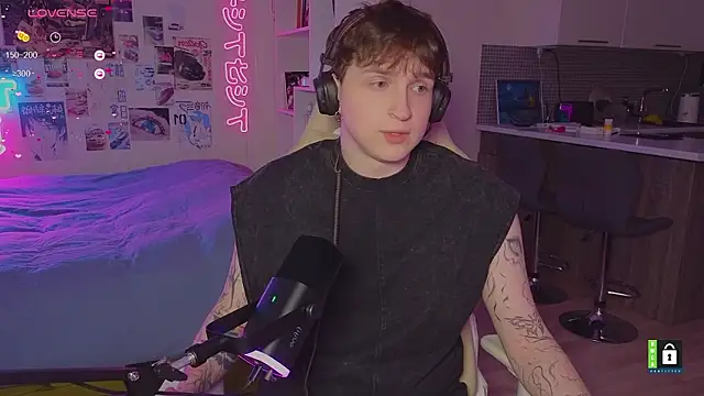 Snapshot of c-ypher chatting on 4, 3, 2026 c-ypher online show from 4, 3, 2026