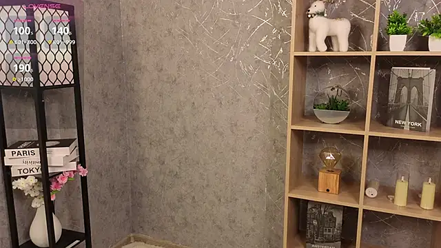 BreannaBuczak online show from 19, 4, 2026