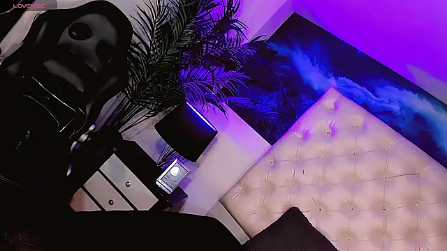 Snapshot of Valentiina_Foxx chatting on 4, 7, 2026 Valentiina Foxx online show from 4, 7, 2026