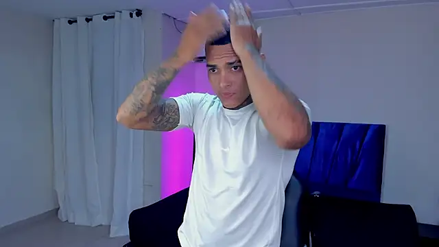 tyler bell  online show from 15, 4, 2026