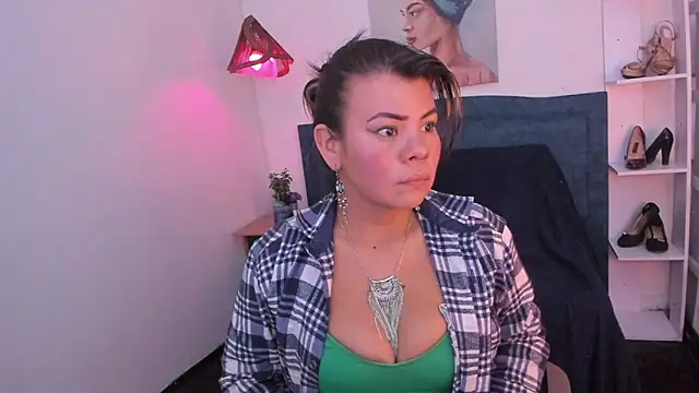 KiaraXMilf online show from 13, 3, 2026