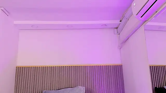 ashvalentine  online show from 12, 4, 2026