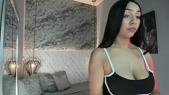 Esmeralda  18 online show from 10, 4, 2026