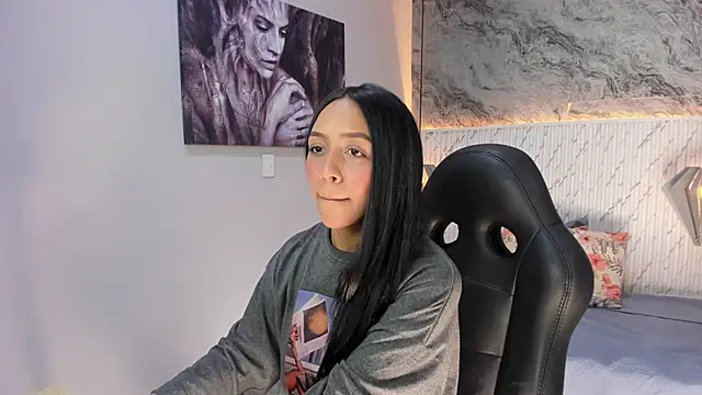 Esmeralda  18 online show from 2, 5, 2026
