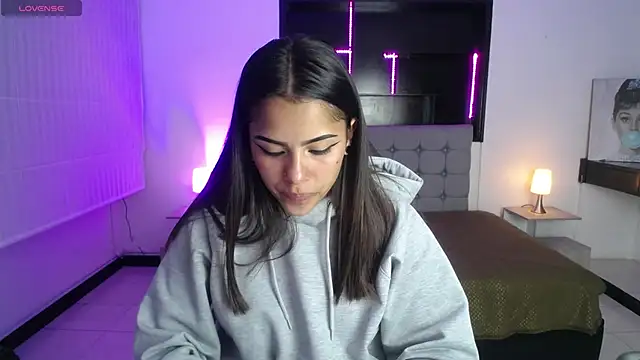  chloe 1 online show from 25, 3, 2026