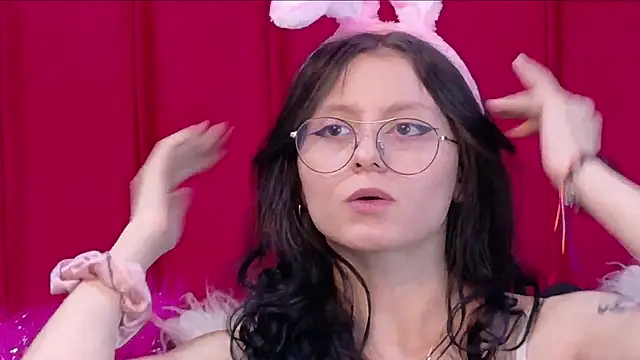 Naomimolie online show from 2, 6, 2026