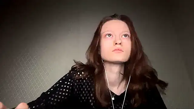 Snapshot of HousedMud chatting on 2, 3, 2026 HousedMud online show from 2, 3, 2026