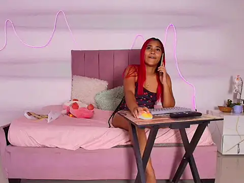 Peliroja lustrum online show from 12, 3, 2026