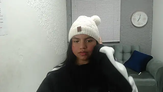 kimmyfuckass online show from 18, 4, 2026