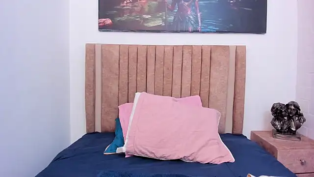 Thalia parkerr  online show from 2, 4, 2026