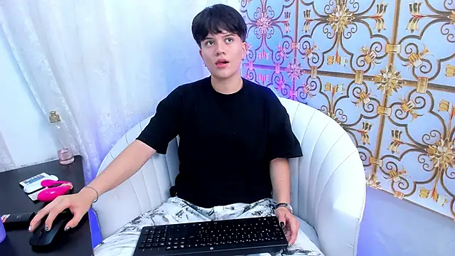 TallSnuSnu online show from 24, 4, 2026