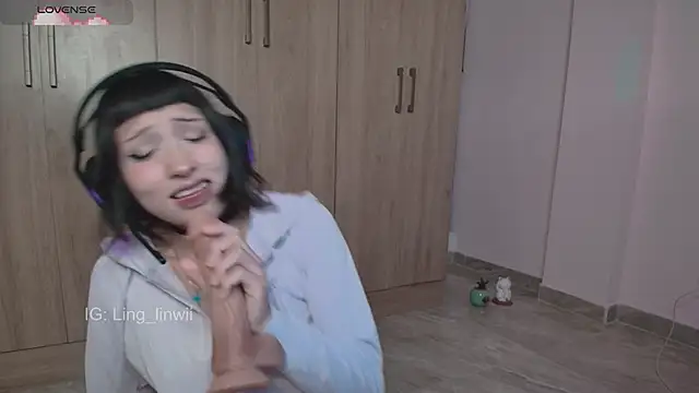 Snapshot of ling_meow chatting on 30, 5, 2026 ling meow online show from 30, 5, 2026
