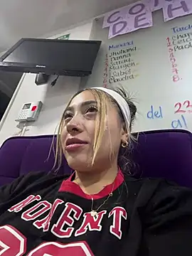 ManuelaVeeleez online show from 25, 3, 2026