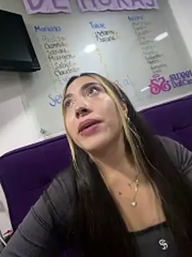 ManuelaVeeleez online show from 16, 4, 2026