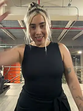 Snapshot of ManuelaVeeleez chatting on 10, 7, 2026 ManuelaVeeleez online show from 10, 7, 2026