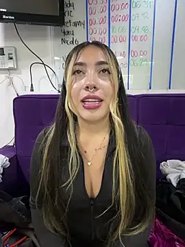 ManuelaVeeleez online show from 22, 5, 2026