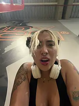 Snapshot of ManuelaVeeleez chatting on 16, 7, 2026 ManuelaVeeleez online show from 16, 7, 2026