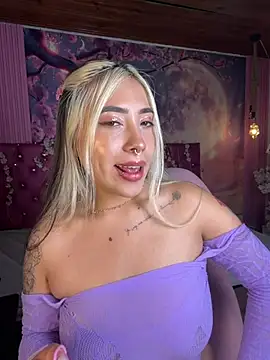 Snapshot of ManuelaVeeleez chatting on 5, 7, 2026 ManuelaVeeleez online show from 5, 7, 2026