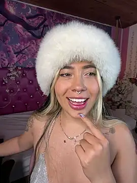 Snapshot of ManuelaVeeleez chatting on 19, 7, 2026 ManuelaVeeleez online show from 19, 7, 2026