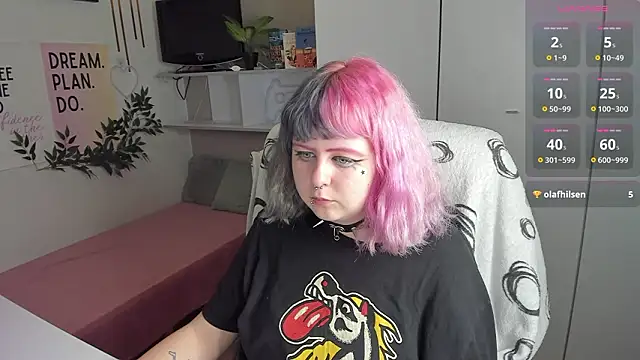 CherryBounce online show from 13, 3, 2026