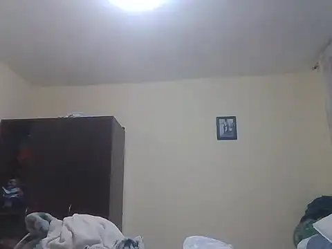 Jiwon Han online show from 4, 3, 2026