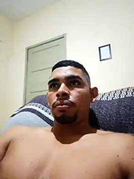 Snapshot of hugoafricano chatting on 8, 3, 2026 hugoafricano online show from 8, 3, 2026