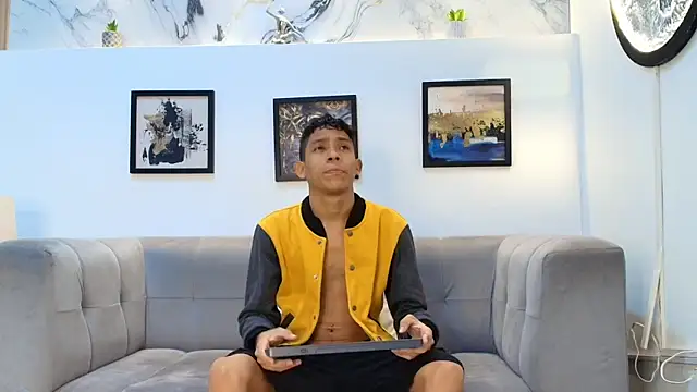 SKINNY BOYXXX online show from 14, 4, 2026