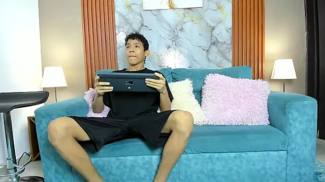 SKINNY BOYXXX online show from 4, 3, 2026