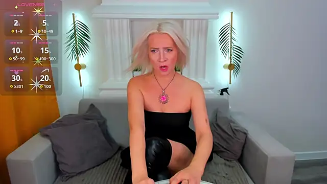 Snapshot of Ledi_Luna chatting on 3, 3, 2026 Ledi Luna online show from 3, 3, 2026