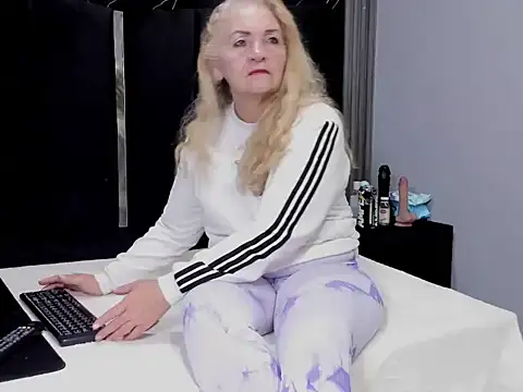 queenstarhy online show from 12, 3, 2026