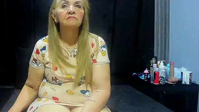 queenstarhy online show from 3, 5, 2026