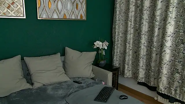 SkinnyNatty online show from 17, 4, 2026