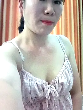 Bondgirl 9 online show from 8, 5, 2026